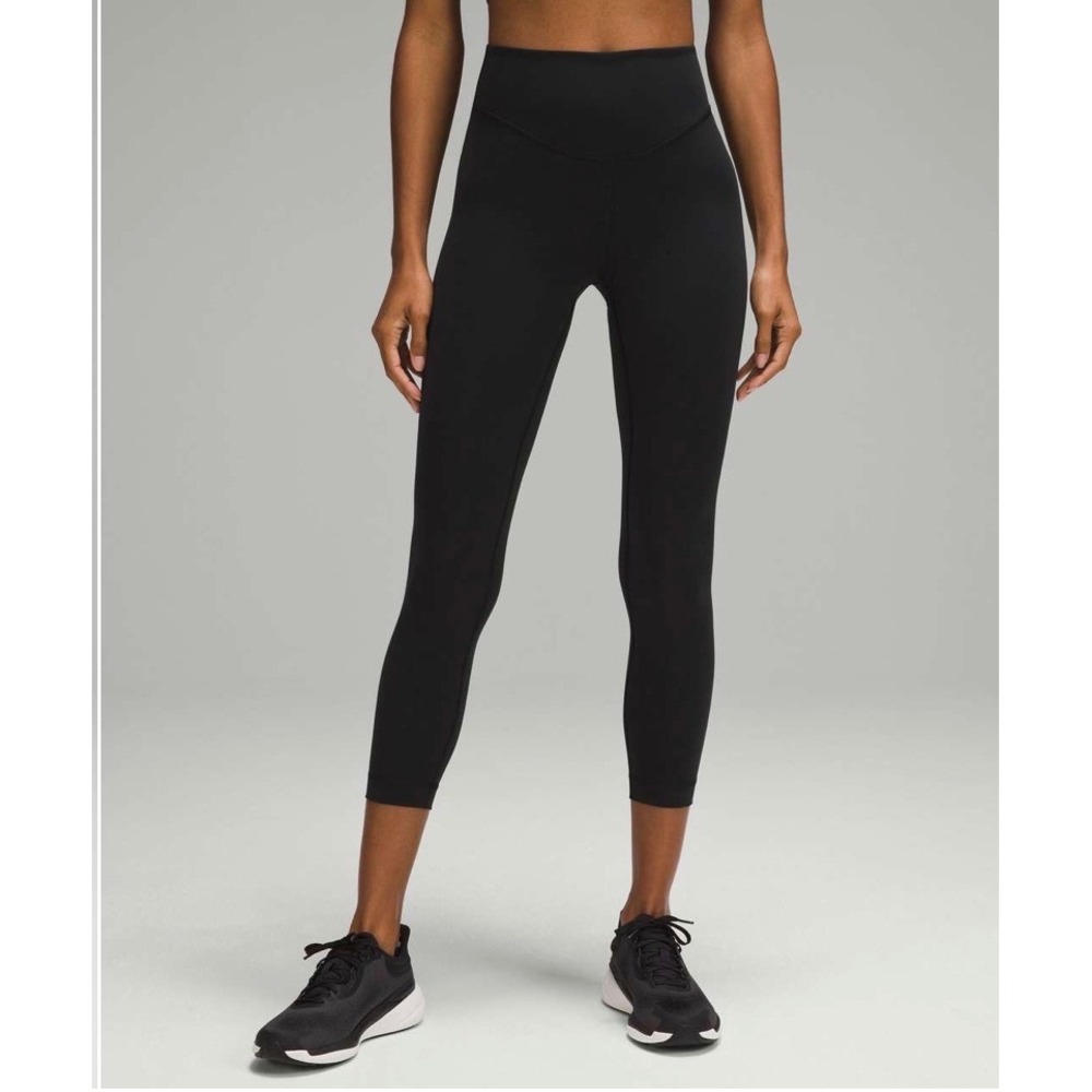 Lululemon Black High Rise Cropped Leggings LW5FELS Size 2